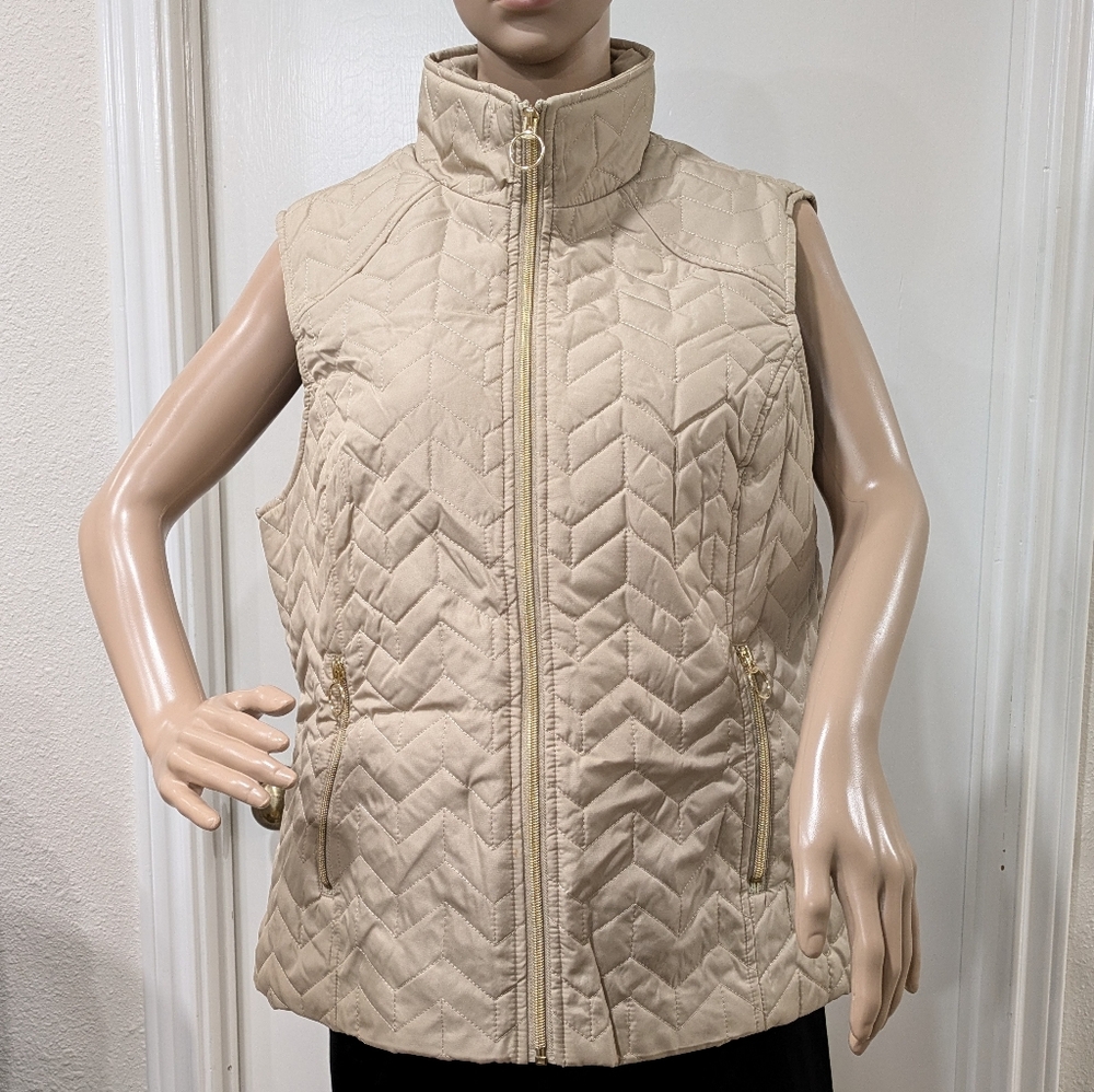 Size L Beige Quilted Vest Ring Pulls Zippered Front and Pockets by BLACK RIVET